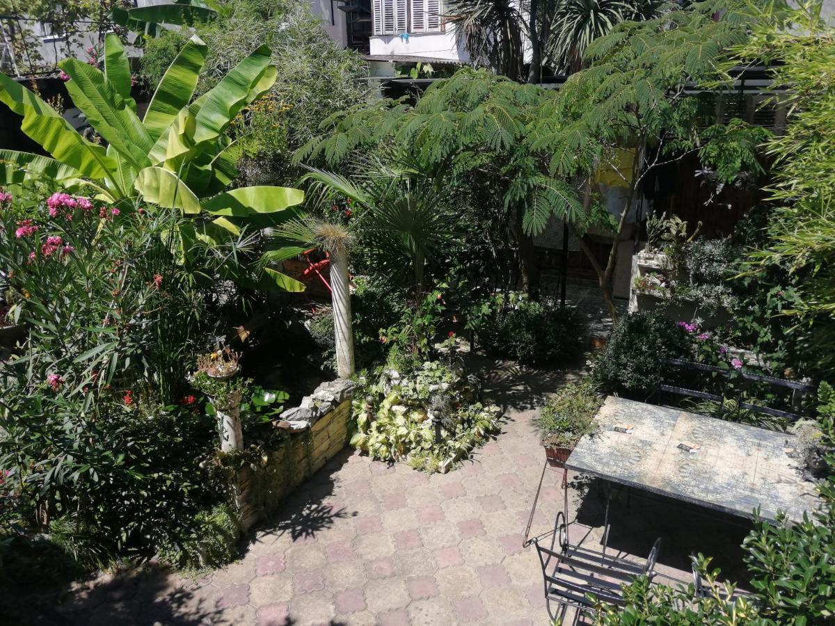 Magnoliia Hotel Sukhumi Bagian luar foto