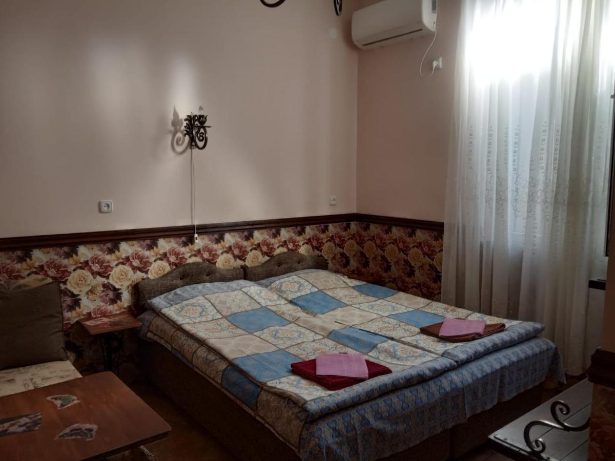 Magnoliia Hotel Sukhumi Bagian luar foto