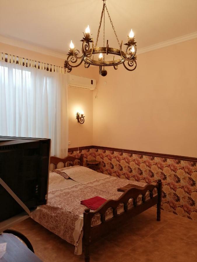 Magnoliia Hotel Sukhumi Bagian luar foto